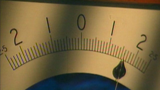 BBC Two - Bitesize: Physics, Direct current (dc) and alternating ...