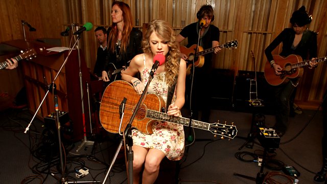 Bbc Radio 1 Fearne Cotton Tuesday Taylor Swift In The Live Lounge