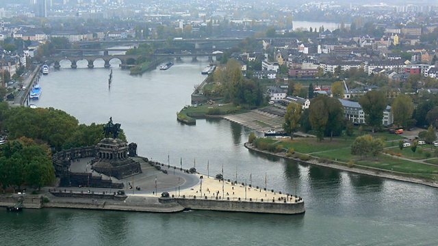 Mererid ac Afon Rhein