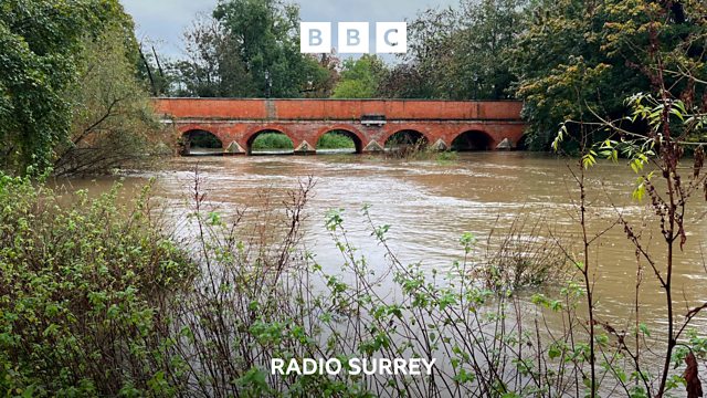 BBC Radio Surrey - BBC Radio Surrey, Storm Ciarán: River Mole rising in ...