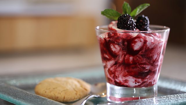 Blackberry fool with hazelnut biscuits -image