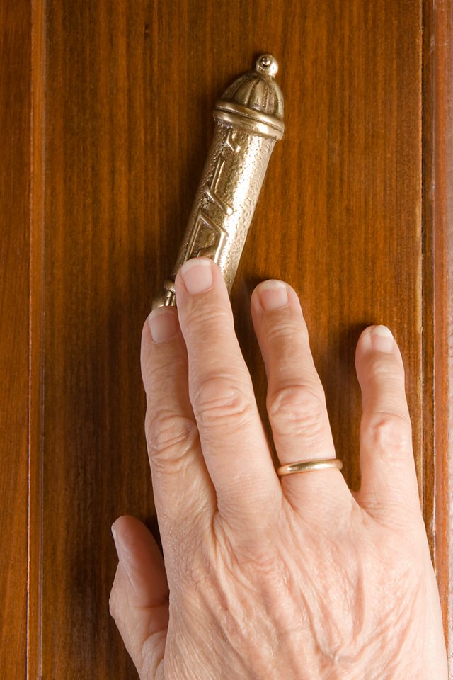 Symbols Jewish identity GCSE Religious Studies Revision WJEC BBC Bitesize