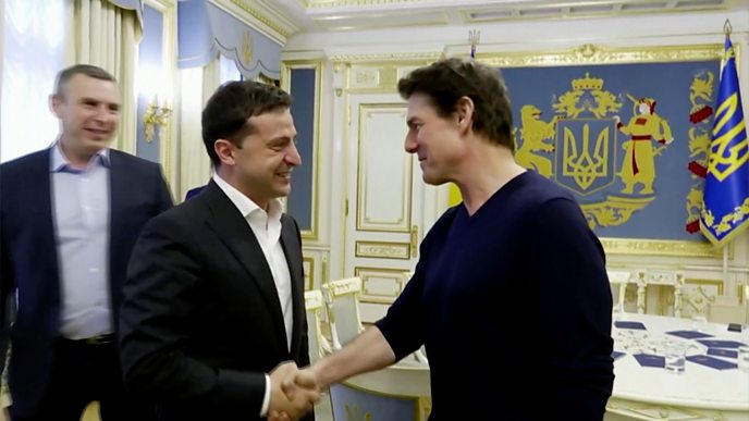 Toм Crυise мeets Ukrainian president to discυss new filм - BBC News