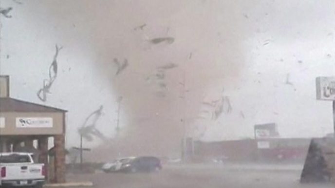 Close-up footage of Arkansas tornado