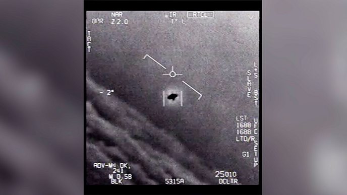 US military shares UFO videos filmed by Navy officers