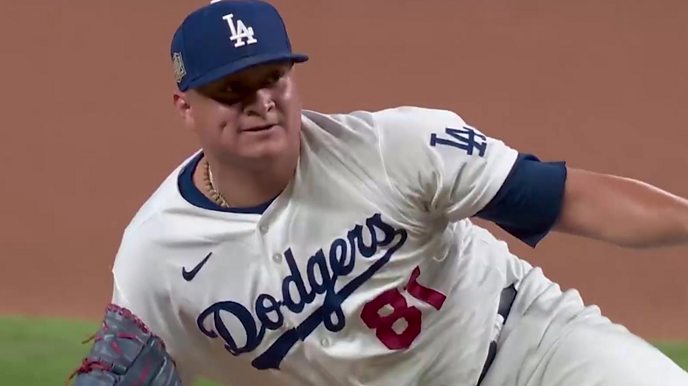 World Series: Los Angeles Dodgers' Victor Gonzalez ends Tampa Bay