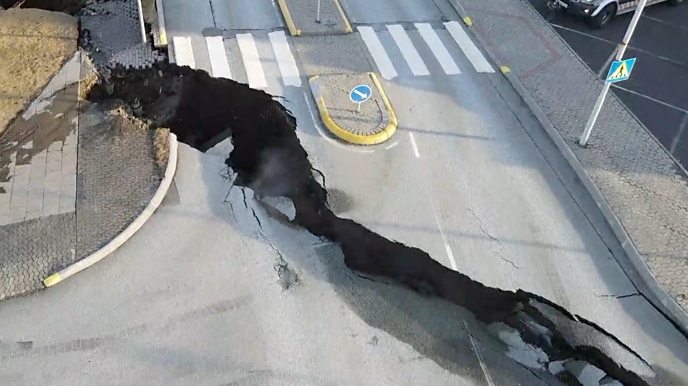 Iceland volcano: See massive cracks on road after quakes