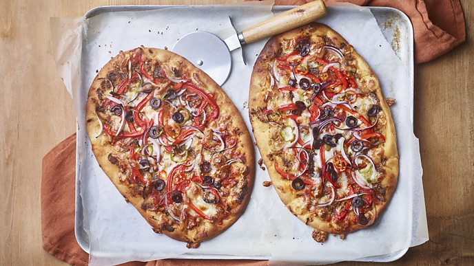 Ready in 20: Tandoori hot naan pizza - BBC News