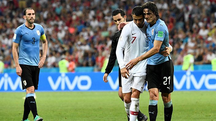 Ronaldo ushers Cavani off the pitch