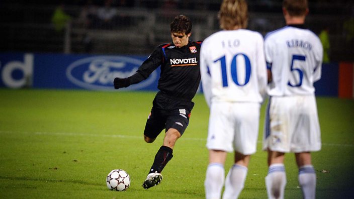 Juninho takes a free-kick against Dynamo Kiev