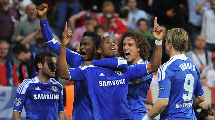Drogba is mobbed after equalising in the 2012 Champions League final