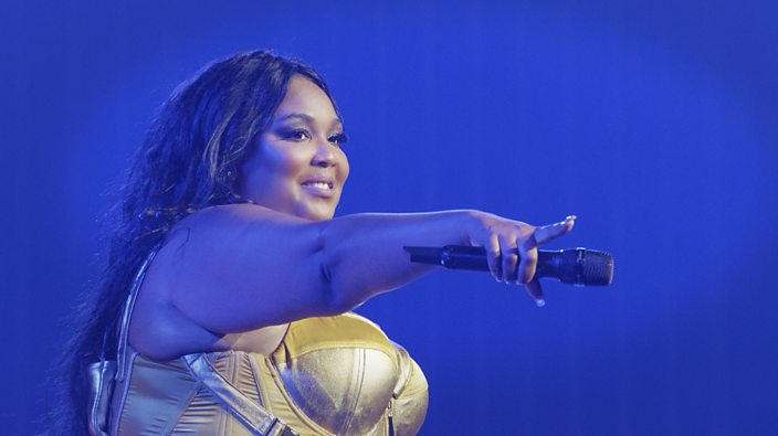 704px x 395px - No one was trying to sign the fat black girl,' Lizzo says in her new  documentary. - BBC Three