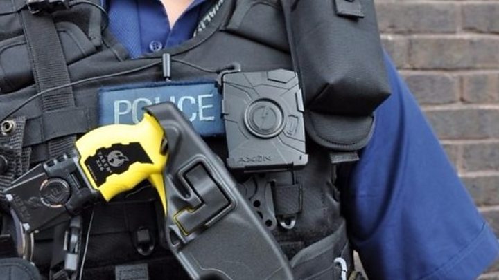 Police Body Cameras Cut Complaints Against Officers Bbc News 
