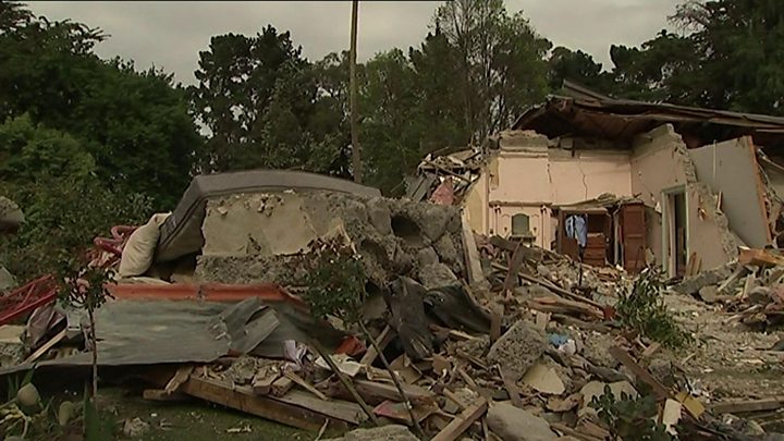 New Zealand Earthquake Kaikoura Evacuations Under Way Bbc News