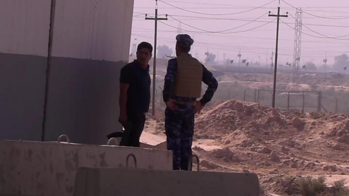 Iraqi Forces Enter Kirkuk As Kurds Flee Bbc News