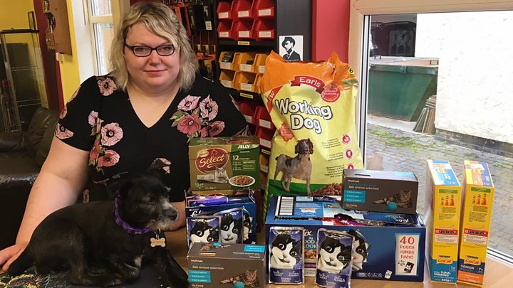 Food Banks For Pets The People Helping Hard Up Animal Lovers