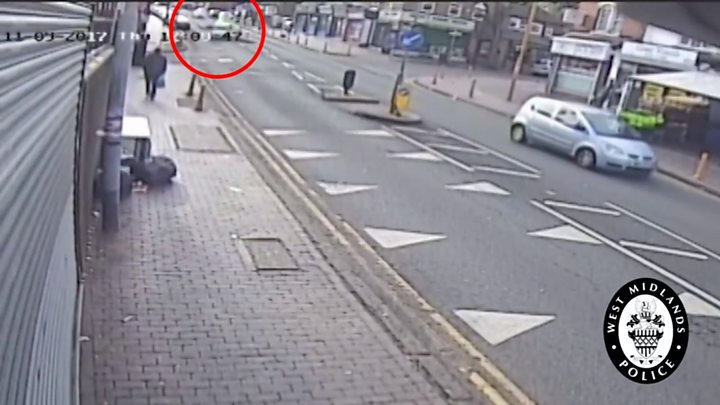 Birmingham family releases CCTV of hit-and-run death - BBC News