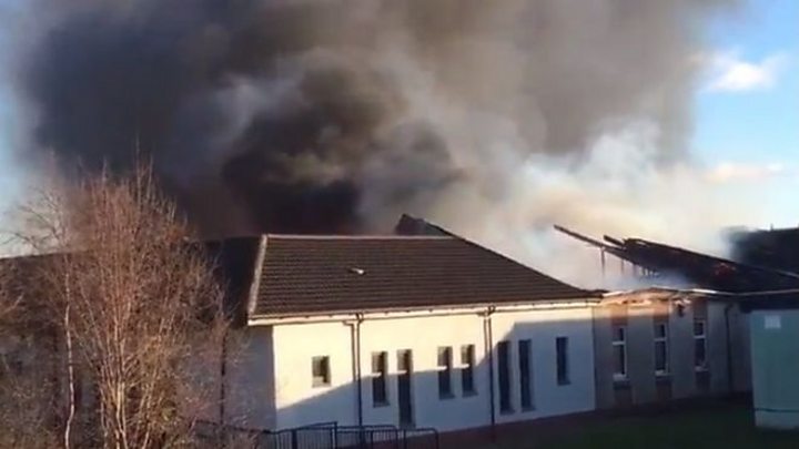 Primary School Evacuated After Fire Breaks Out - BBC News