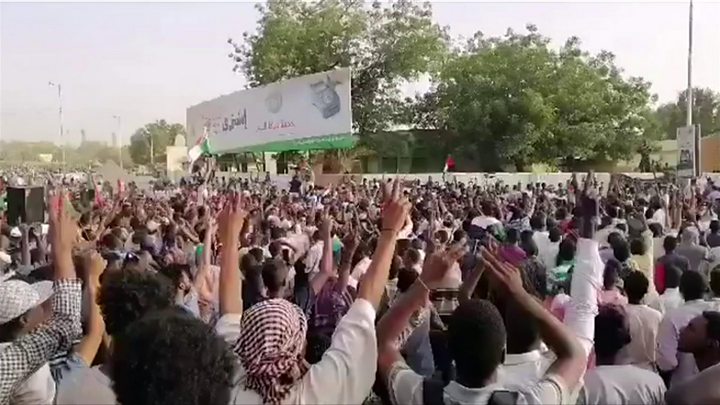 Sudan coup: Military reaches out to protesters