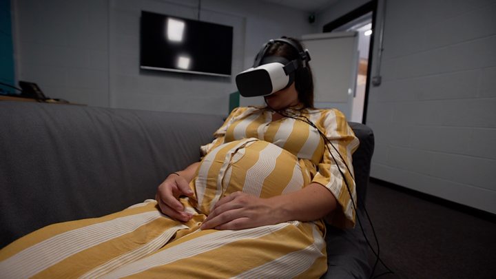 Women in labour given virtual reality to ease pain of childbirth 1