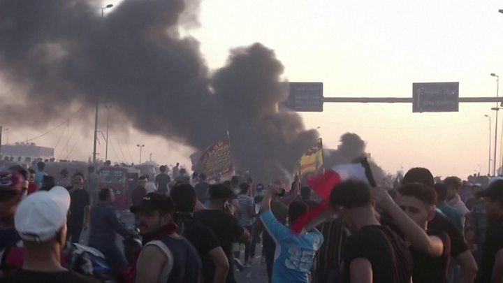 Картинки по запросу Iraq protests: UN demands end to violence as death tolls nears 100