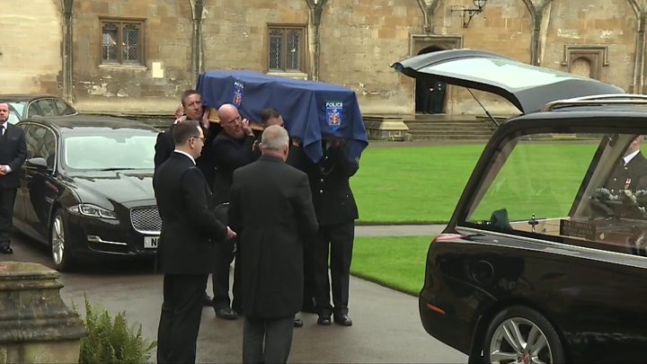 PC Andrew Harper: Hundreds attend funeral - BBC News