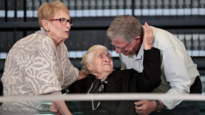 WW2 Jewish survivors in rare reunion with Greek rescuer