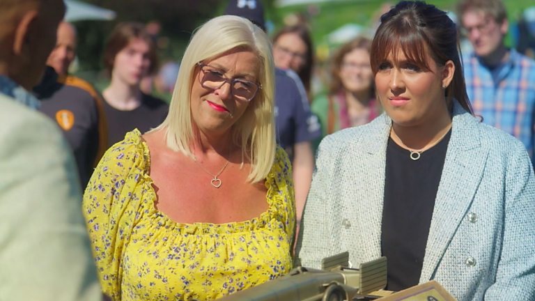 BBC One - Antiques Roadshow, Series 46, Roundhay Park, Leeds 2