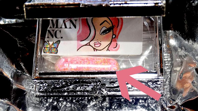 Doctors Are Warning People Not To Put This Glitter Capsule Up Their