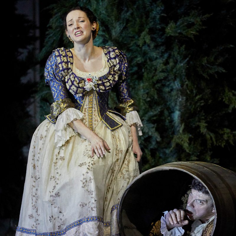 BBC - Watch Le nozze di Figaro from Garsington Opera