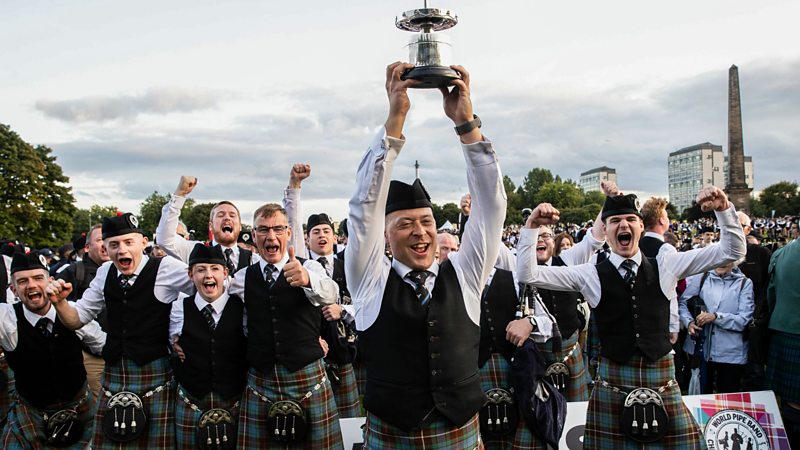 Pipe band world champions 2023 crowned in Glasgow - BBC News