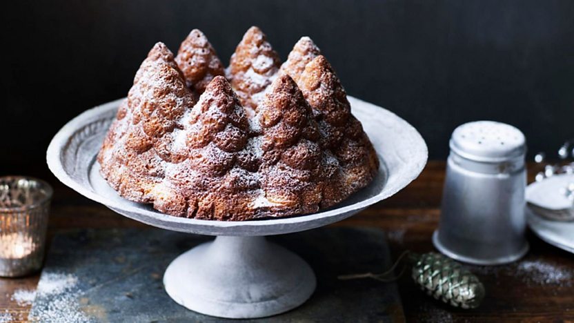 How to make easy Christmas cake decorations - BBC Food