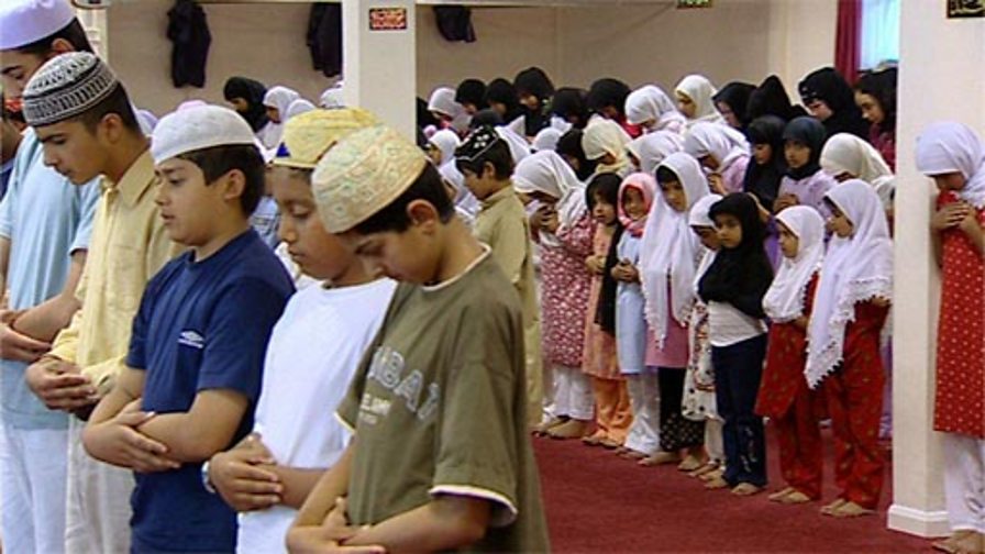 BBC Two - Pathways Of Belief, The Bible And The Qur'an: Today, Prayers ...