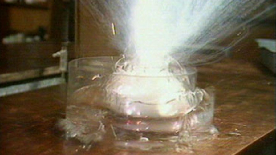 BBC Two Bitesize Chemistry, Recycling plastic