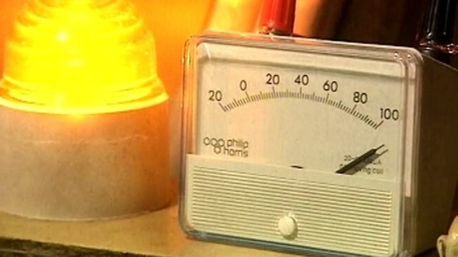 BBC Two Science in Action, Light, Sound and Measurement, How does