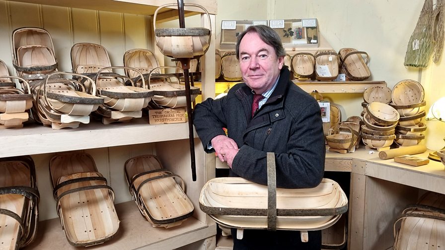 BBC One Bargain Hunt Available now