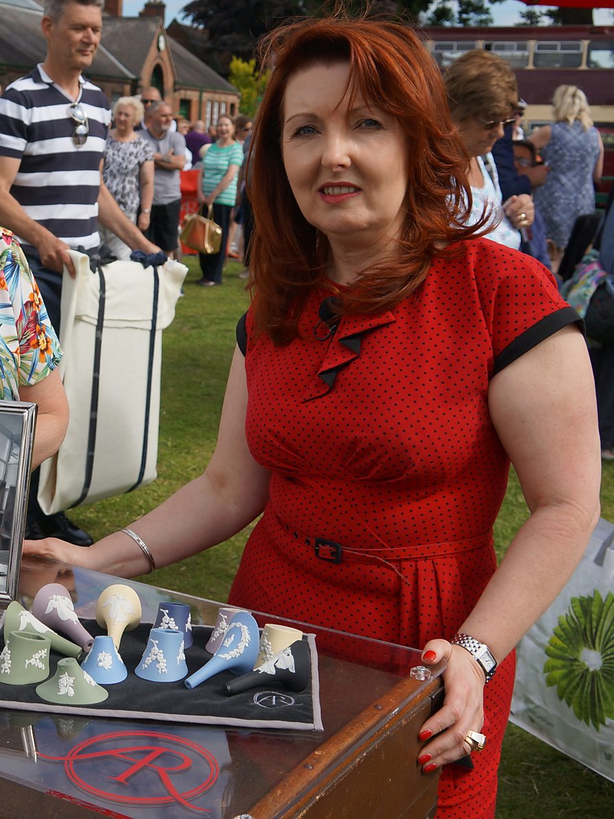 Bbc One - Antiques Roadshow - Lisa Lloyd