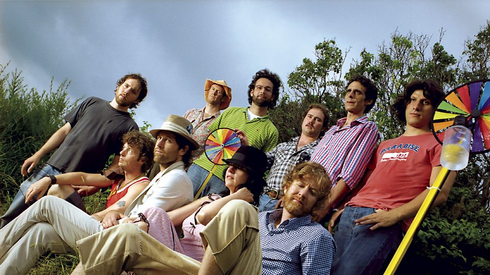 broken social scene looks just like the sun