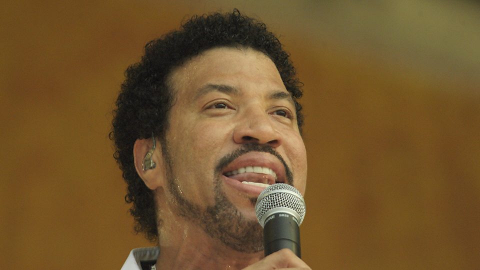 Lionel Richie New Songs Playlists Latest News Bbc Music