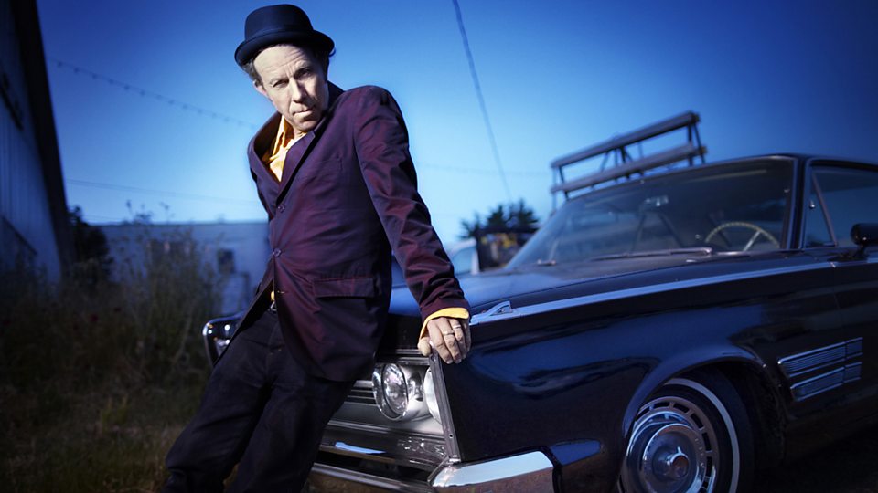 IV. Analyzing the impact of Tom Waits' gravelly voice on his music career