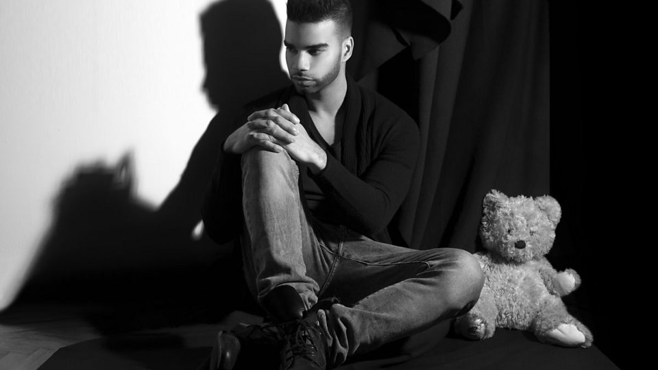 András Kállay-Saunders