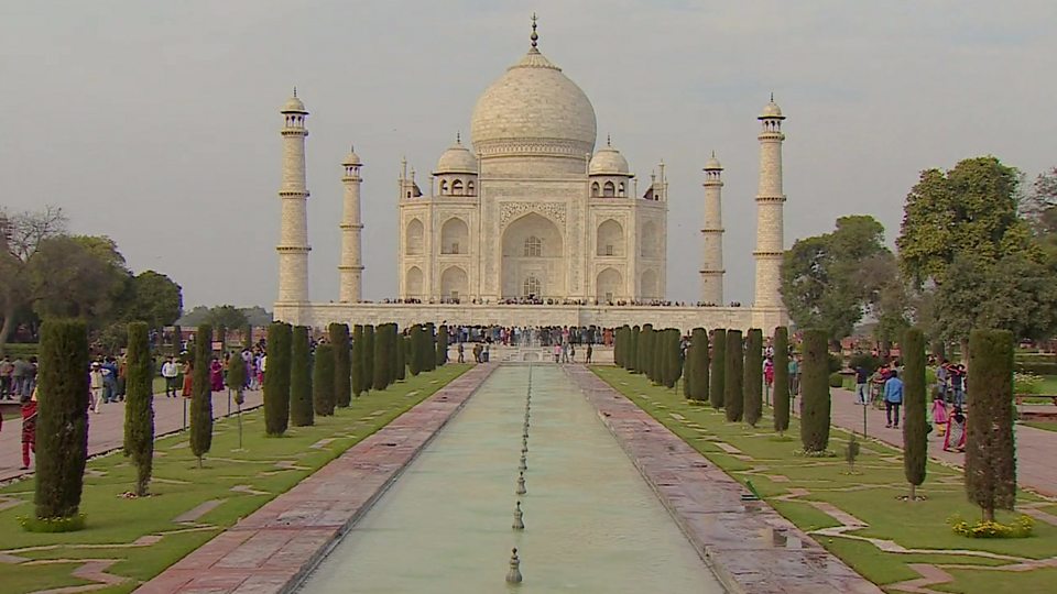 Indian PM Modi inaugurates metro to help curb Taj Mahal pollution - BBC News