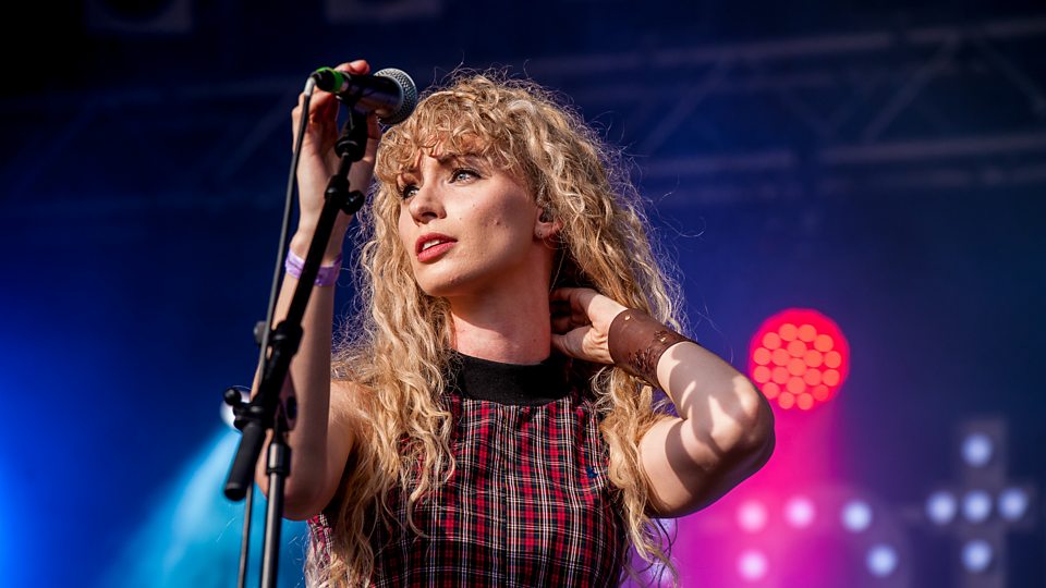 Emmi - New Songs, Playlists & Latest News - BBC Music