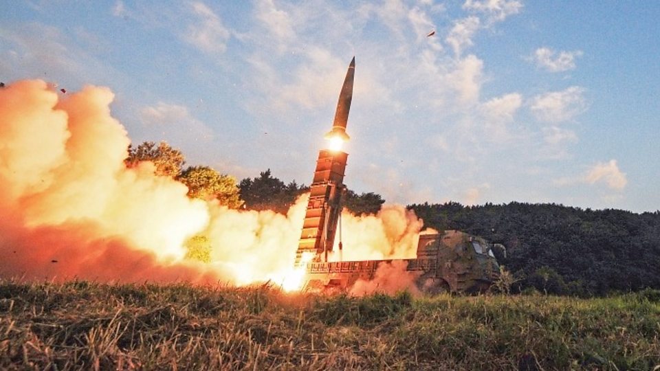How would war with North Korea unfold?
