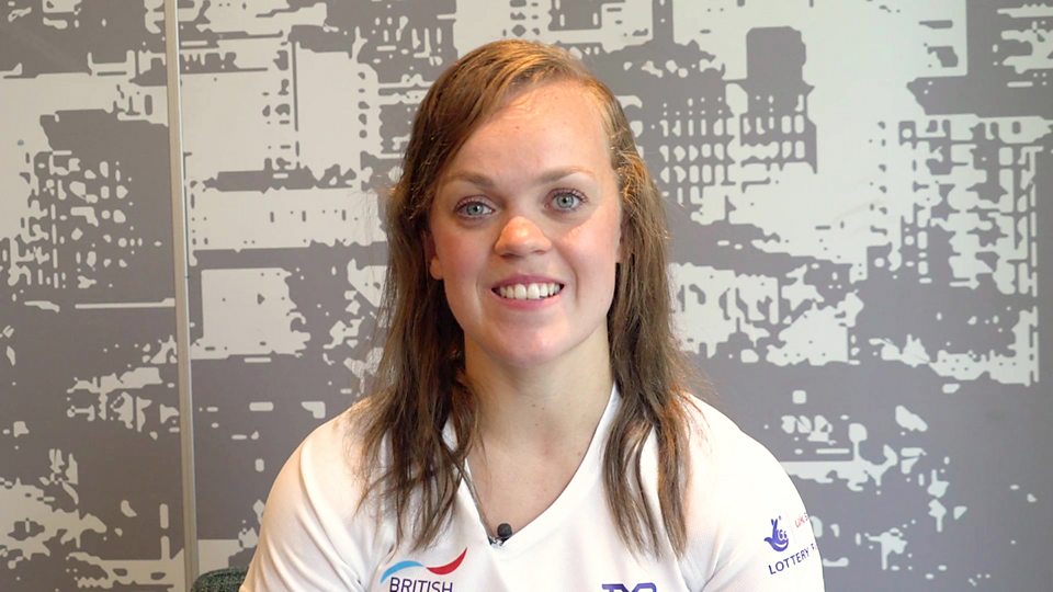 Paralympisch zwemster Ellie Simmonds geeft haar top tips om nieuwe vrienden te maken.