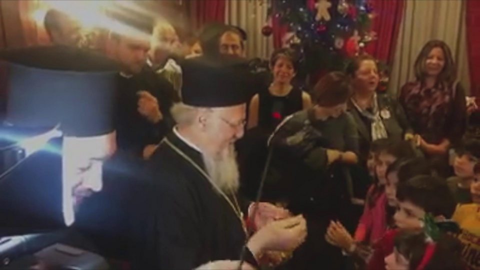 Вселенський патріарх Варфоломій зустрівся із дітьми у Стамбулі.