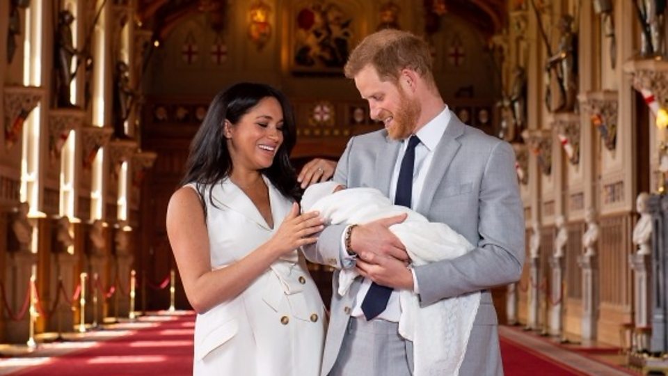Prince Harry trzymał ich dwudniowego syna