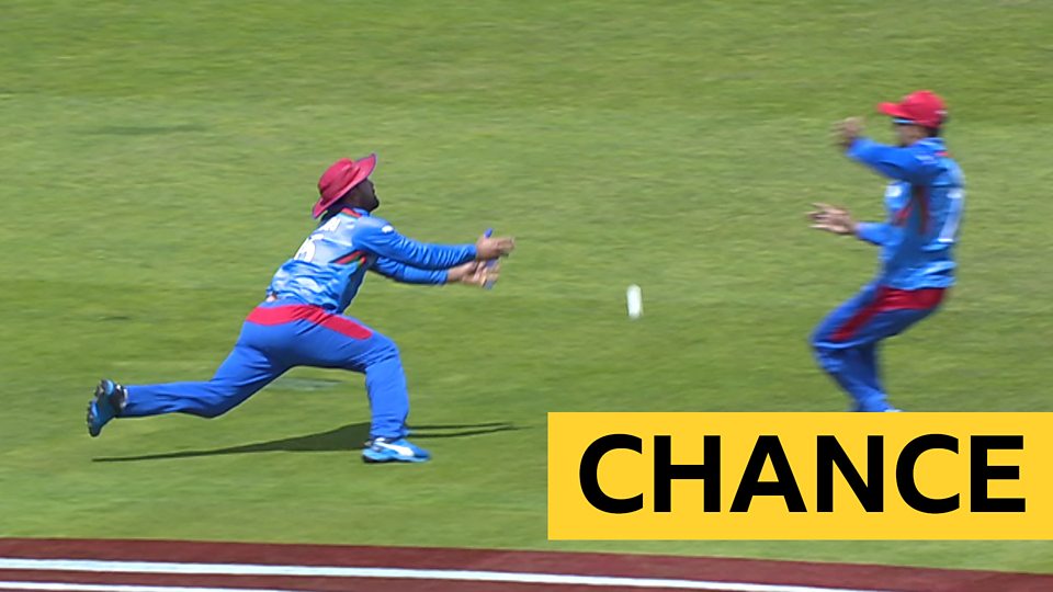 'An accident waiting to happen' Hetmyer survives fielding mix-up
