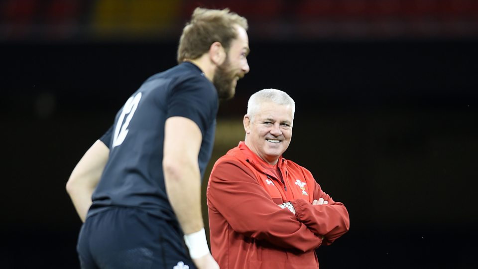 Warren Gatland saúda Alun Wyn Jones como um dos maiores jogadores de sempre 