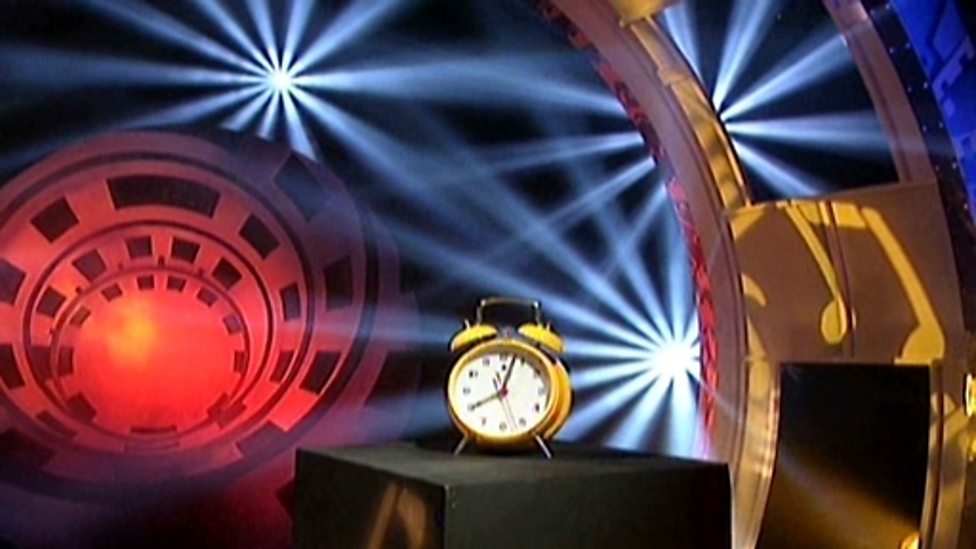 BBC Two KS1 Science Clips, Sound and Hearing, How distance from a sound source affects how